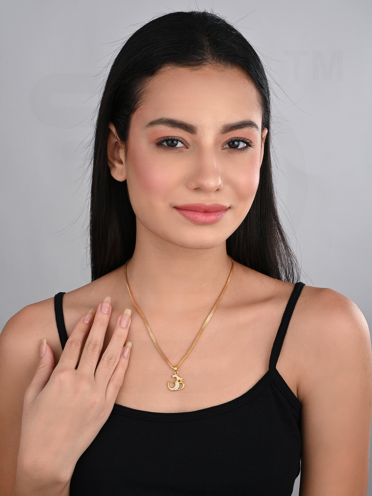 Gold Forming Chain Om Pendant Set