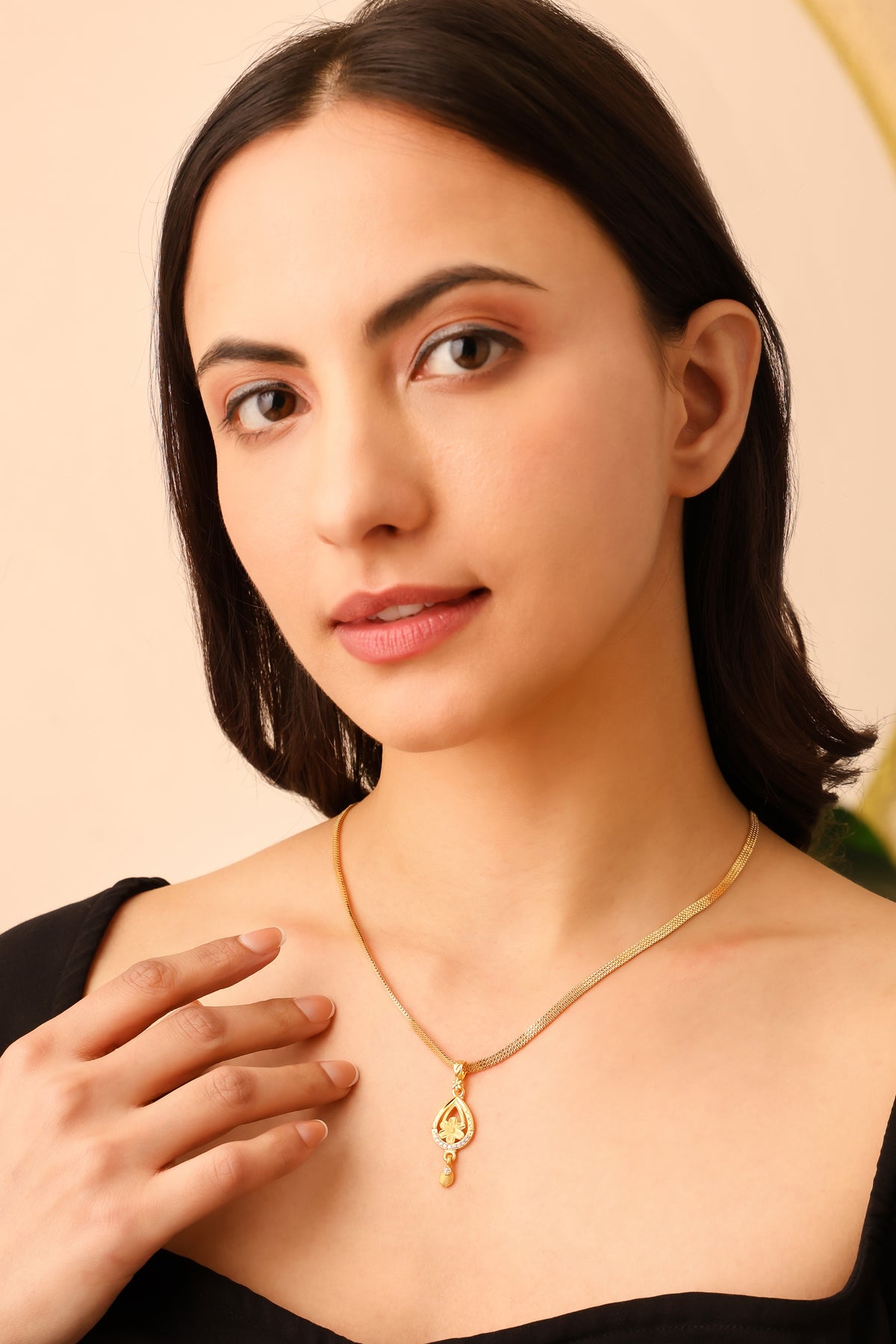 Latest Design Gold Forming Chain Pendant Set