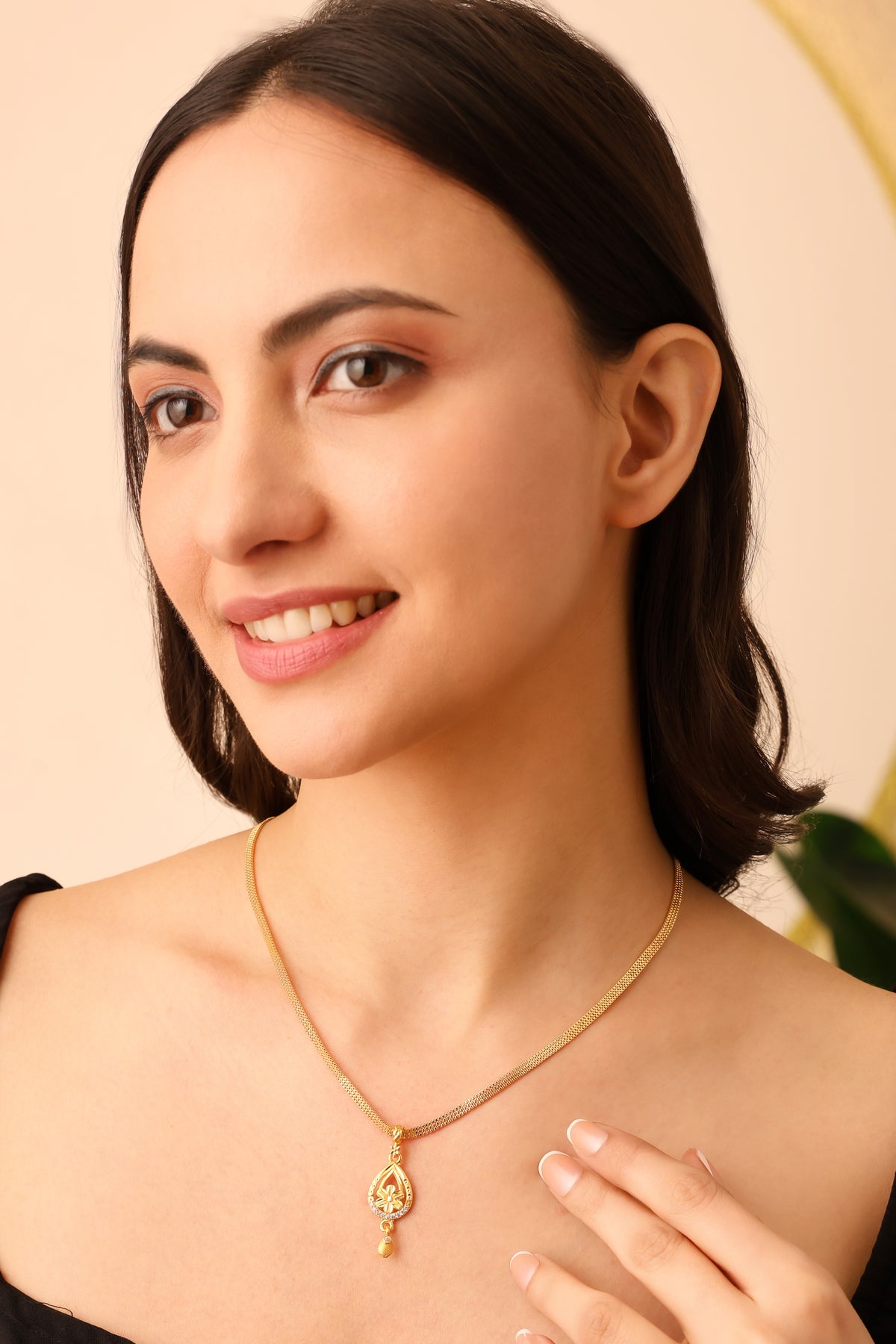 Latest Design Gold Forming Chain Pendant Set