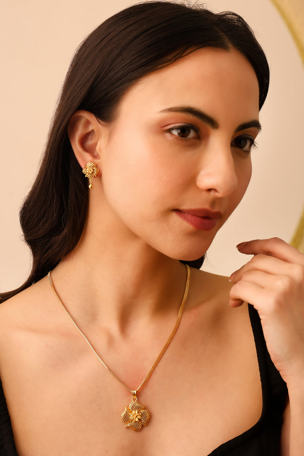 Gold Forming Chain Pendant Set with Tops