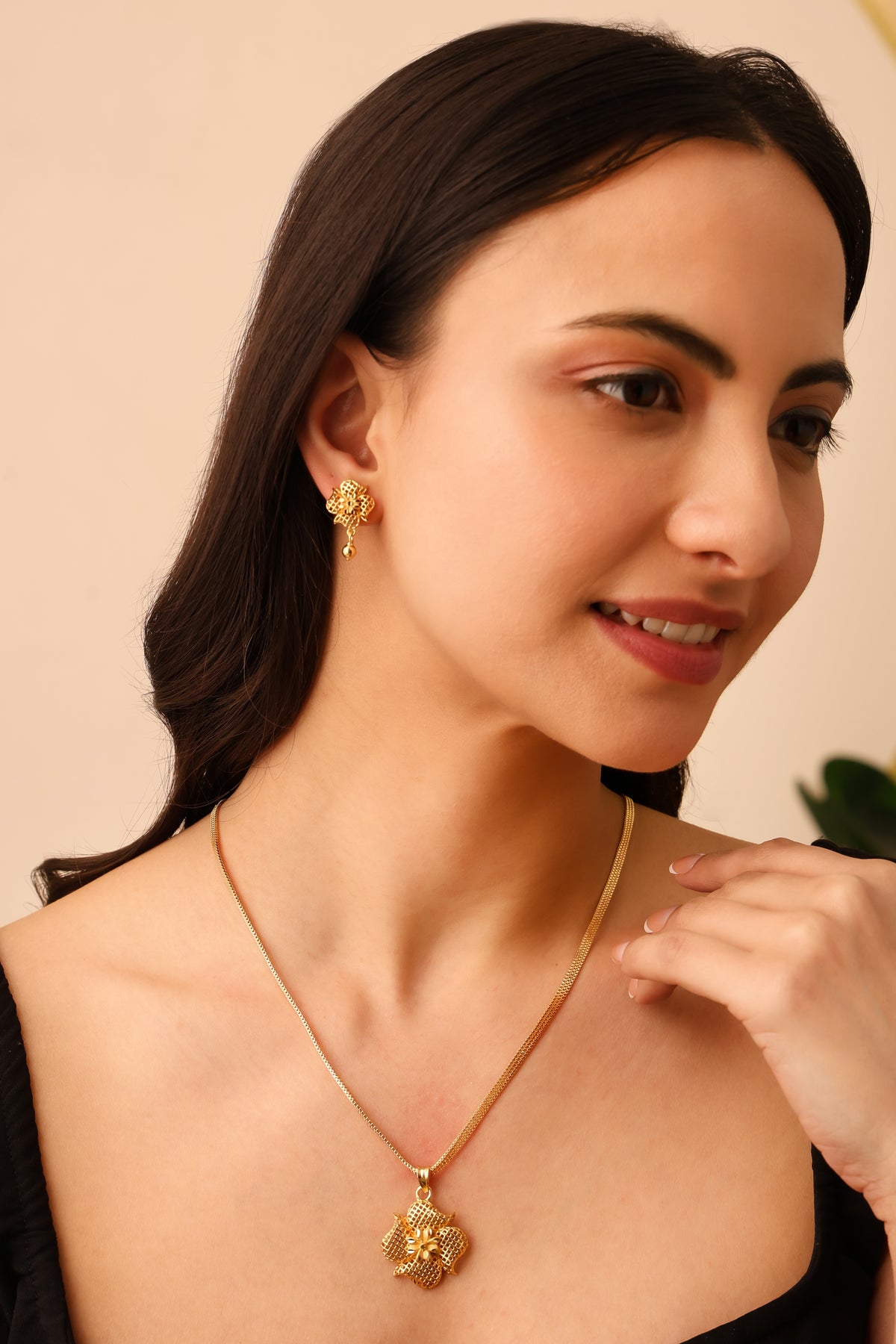 Gold Forming Chain Pendant Set with Tops
