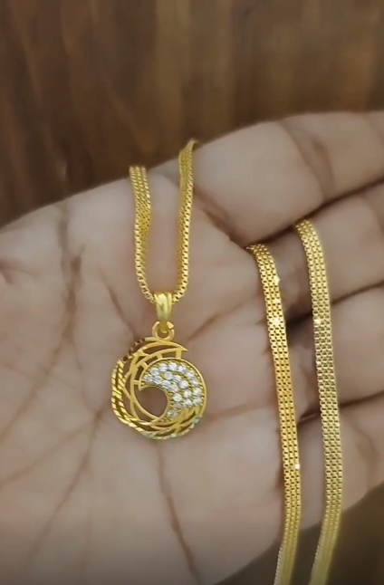 Gold Forming Chain Pendant Set