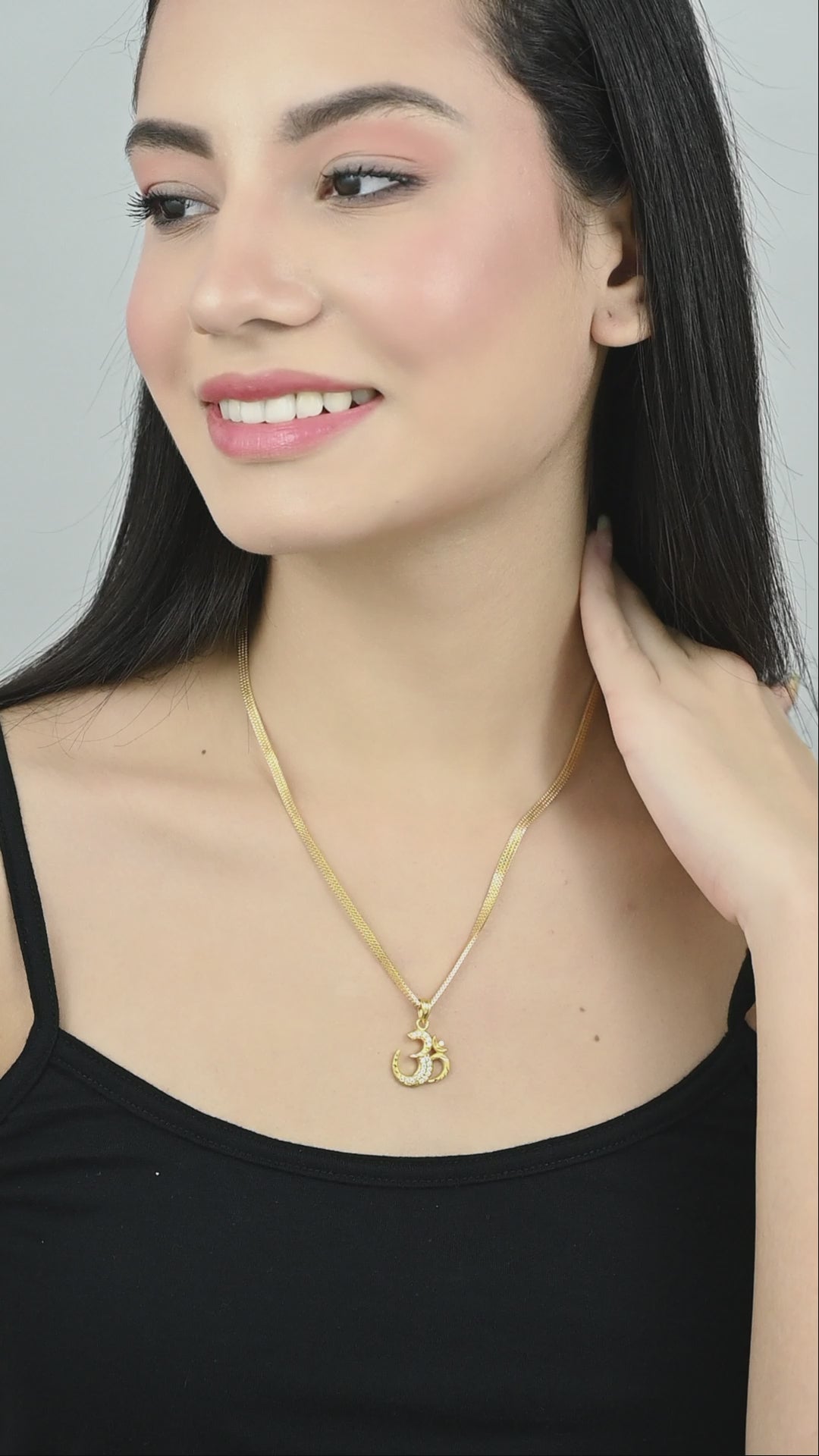 Gold Forming Chain Om Pendant Set